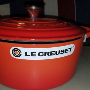 Coral 3.5 qt Le Creuset, NIB